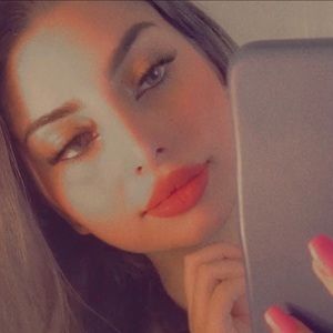 Meet your Posher, Warda